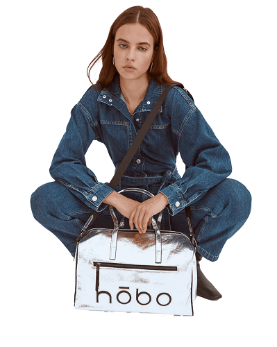 kobieta z modna torbą sportową